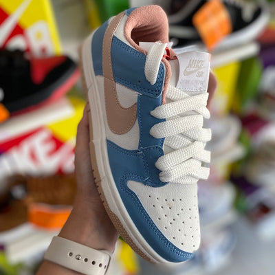 Nike dunk azul + rosa bebê
