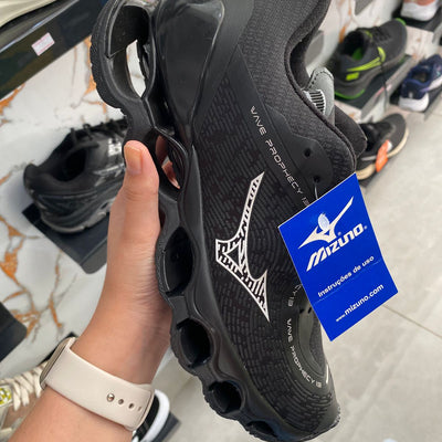 Mizuno 12 molas preto