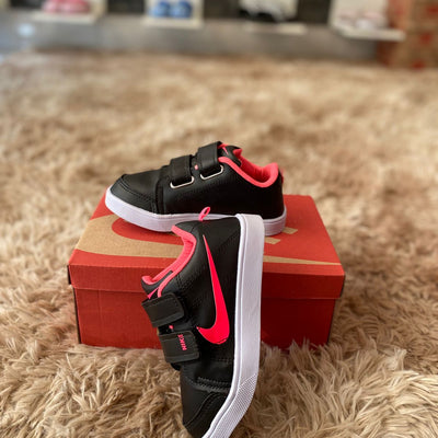 Tênis infantil nike preto rosa com velcro