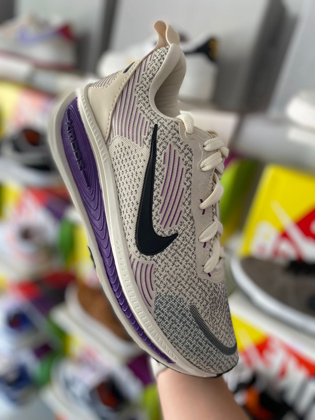Nike zoomx roxo branco
