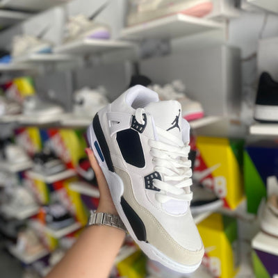 Jordan 4  Branco Preto