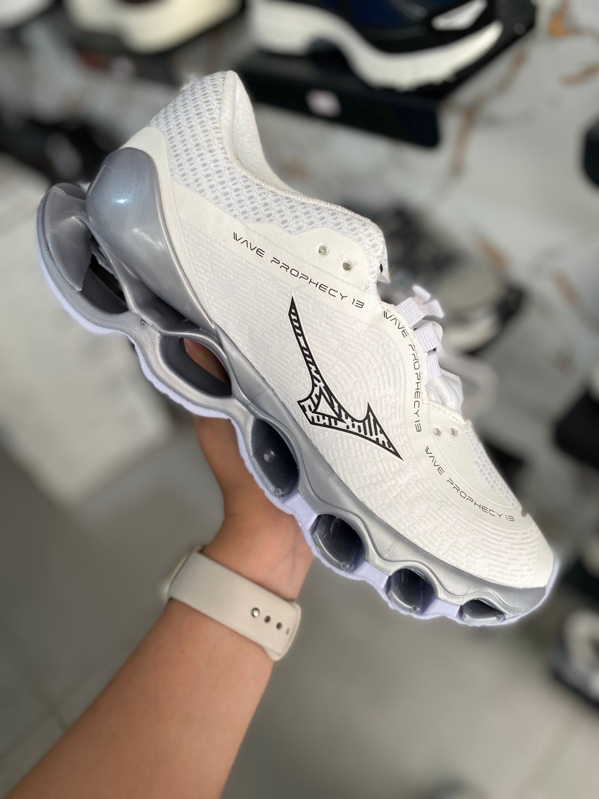 Mizuno 12 molas branco