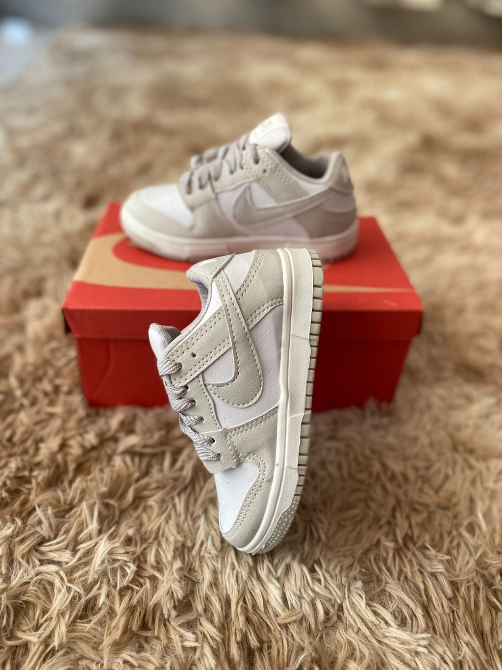 Tênis infantil nike dunk branco cinza