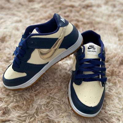 Nike azul dourado infantil
